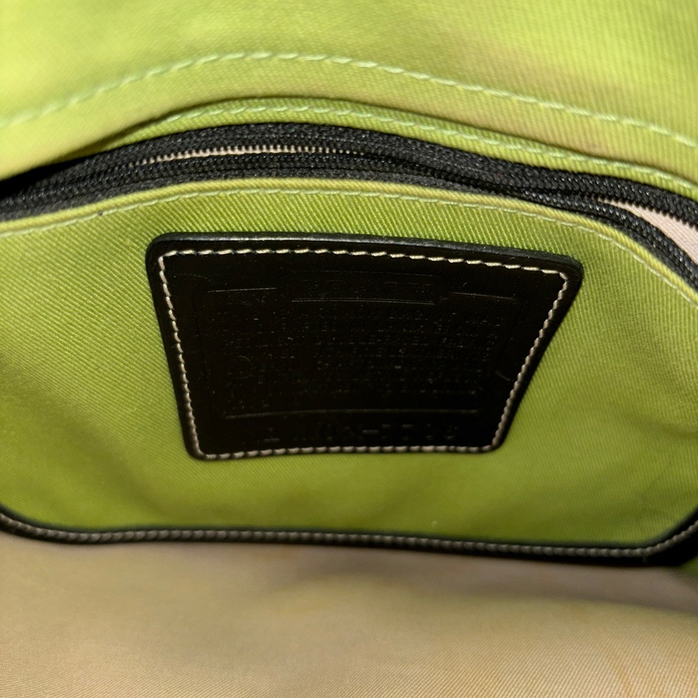 Elegant Black and Cream Tote Bag with Leather Accents - Picture 2 of 5